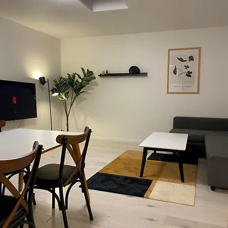 Feriehus Cozy Backhouse With Large Private Garden