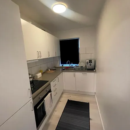 Cozy Backhouse With Large Private Garden Σπίτι διακοπών *